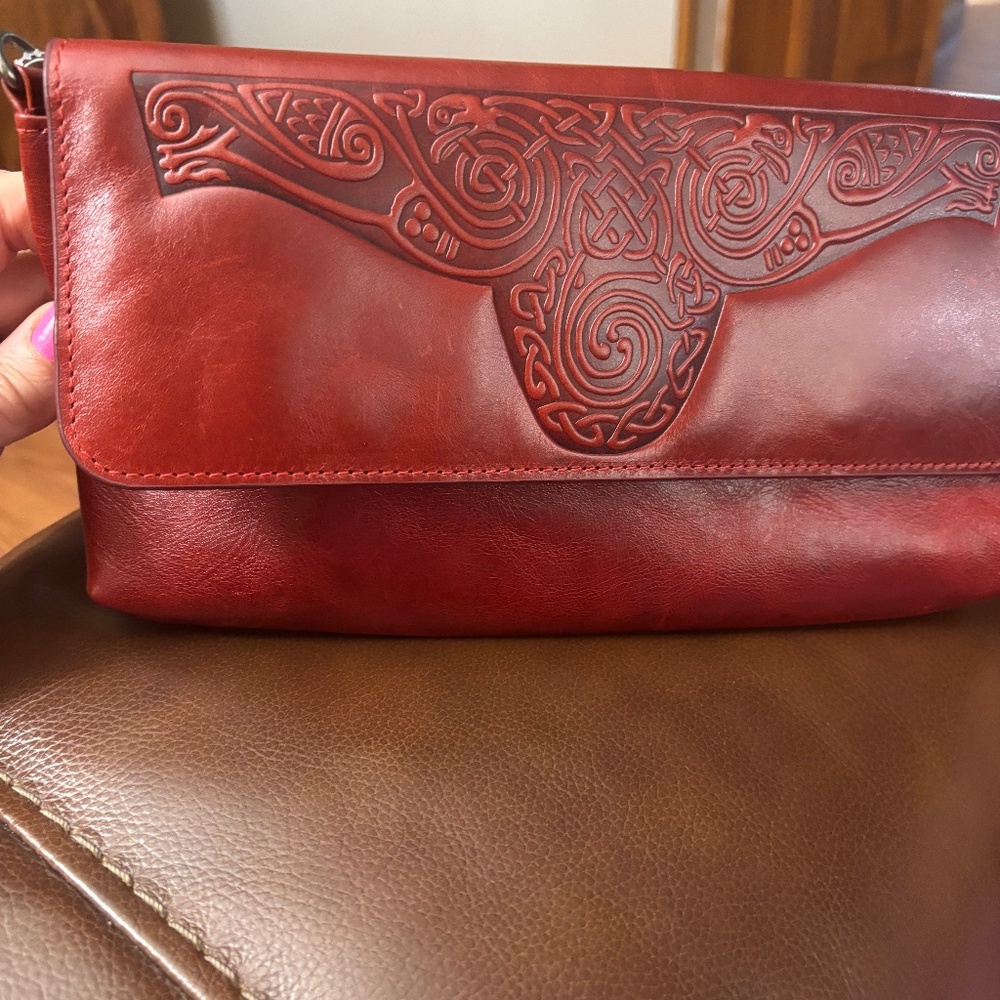 Lee river leather clutch